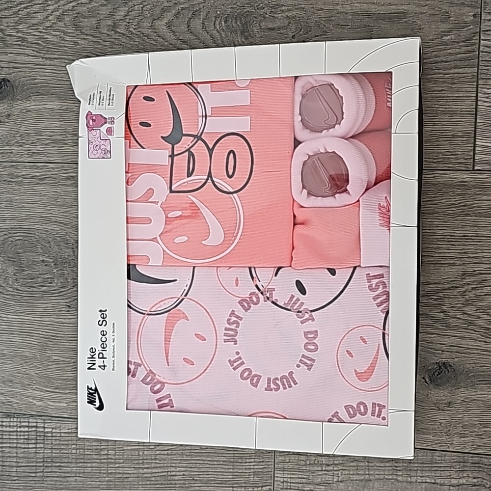 Nike 4-Piece Set for Newborn